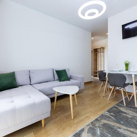 Nyvky Like Home - Nyvky Park - Apt 45 Kiev Luaran gambar